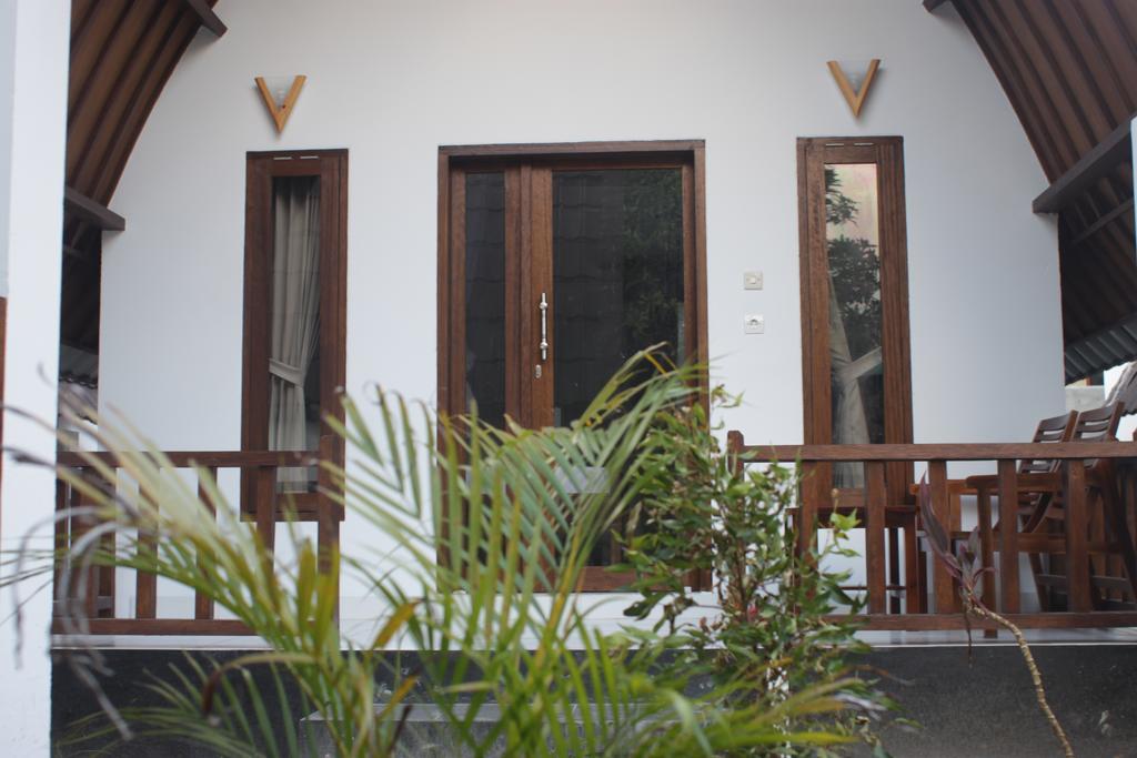 Balengku Dua Apartment Gili Air Bagian luar foto