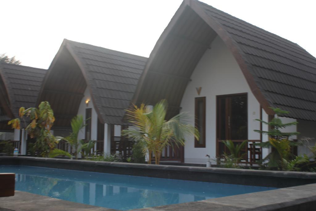 Balengku Dua Apartment Gili Air Bagian luar foto